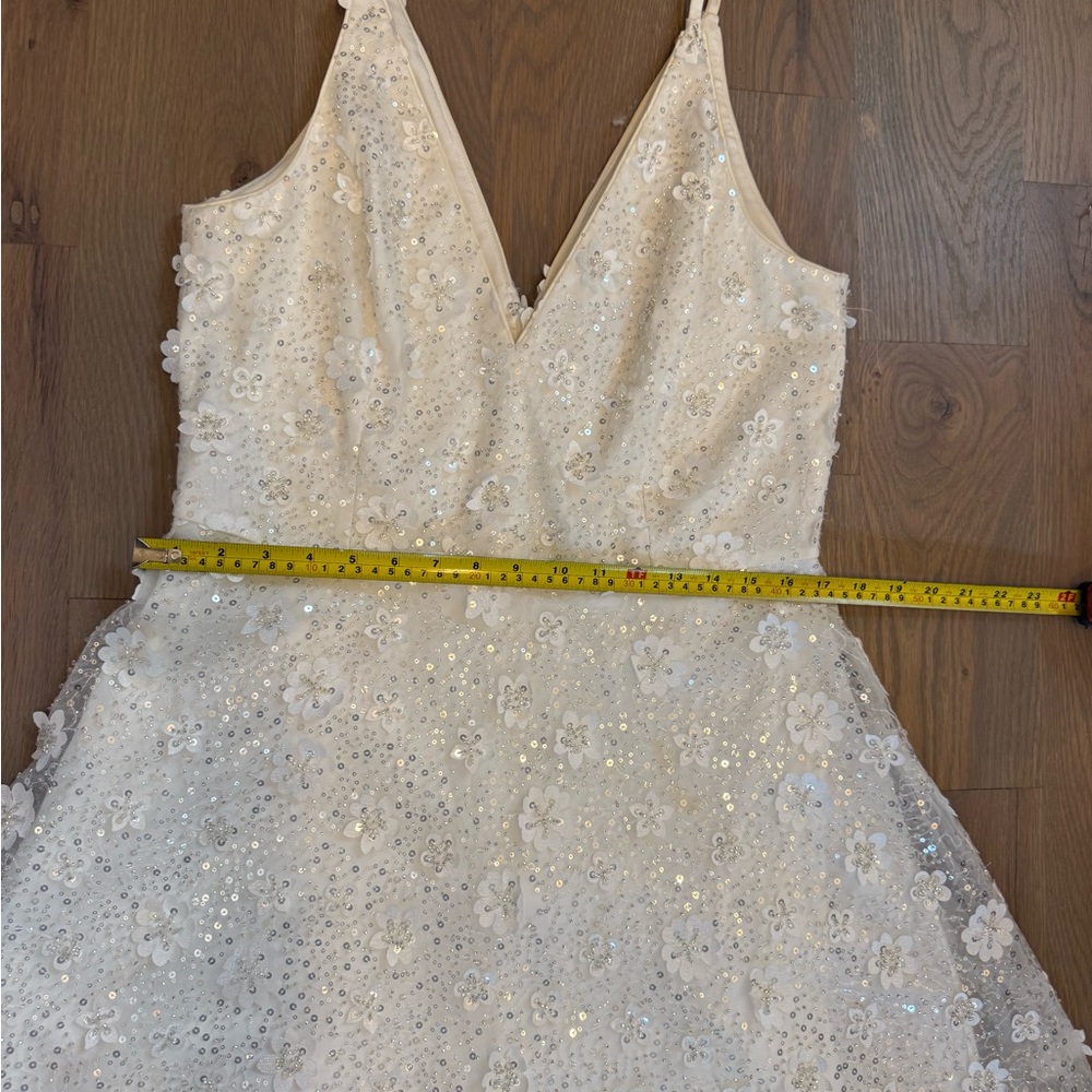 Dress the Population White Sequin and Floral Dress size XL. Fits Size 10/12 - Picture 3 of 8